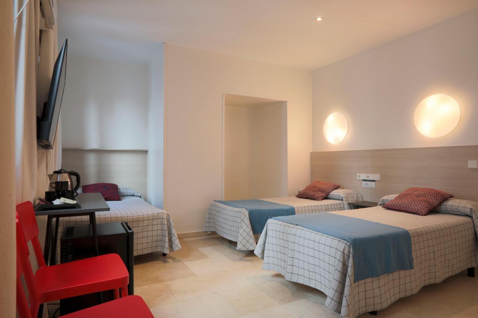 Hostal Castilla II Puerta Del Sol Madrid Exterior photo